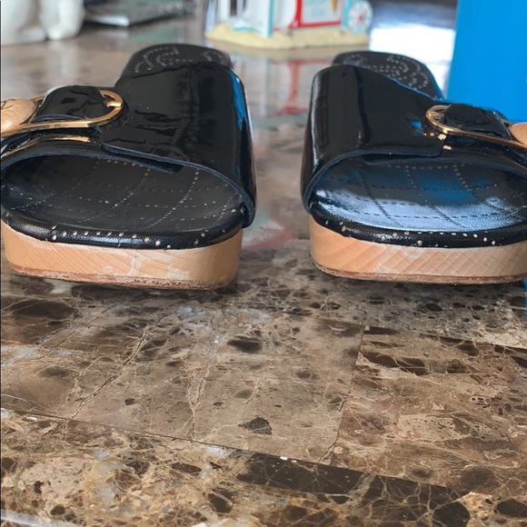 Sold- Chanel sandals - Picture 5 of 8